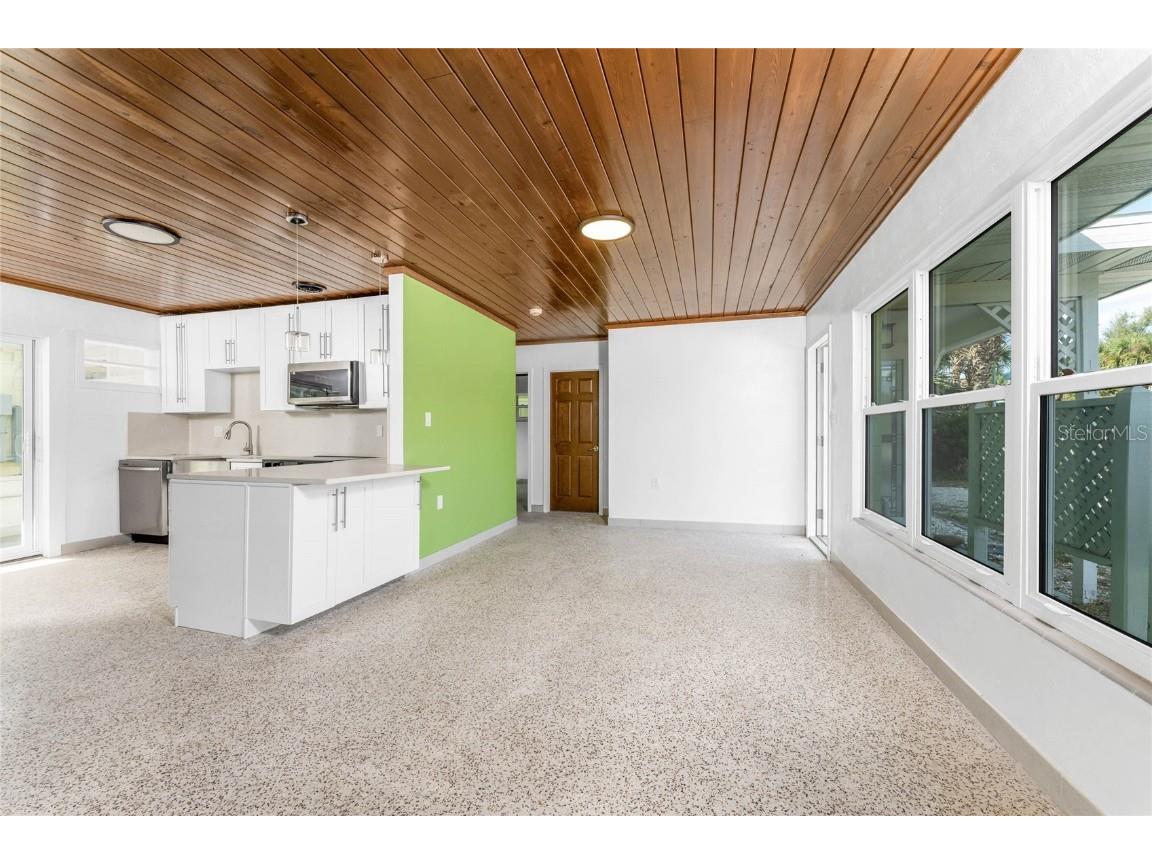 1600 Gulf Boulevard Englewood FL 34223 D6144609 image8