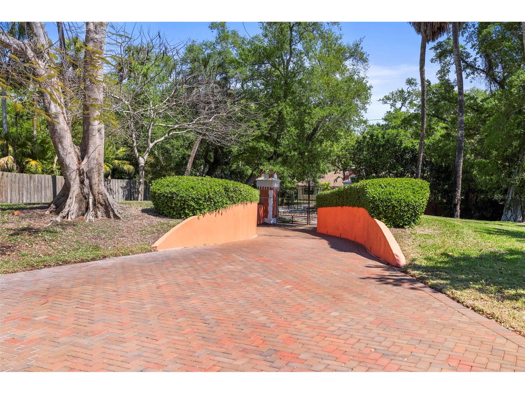 1600 Park Street N Saint Petersburg FL 33710 TB8490752 image77