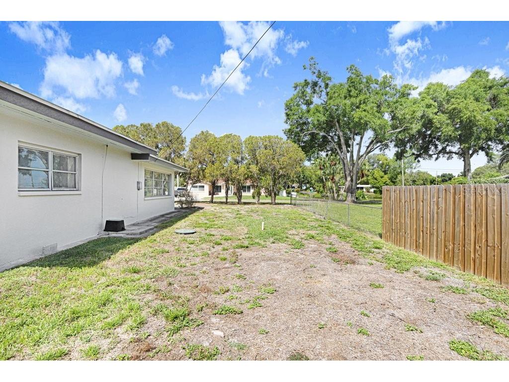 1600 Pinewood Drive Clearwater FL 33756 TB8483323 image25