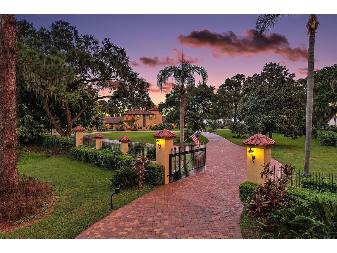 16001 Acorn Circle Tavares FL 32778 - LAKE DORA - HARRIS CHAIN OF LAKES G5073236 image1