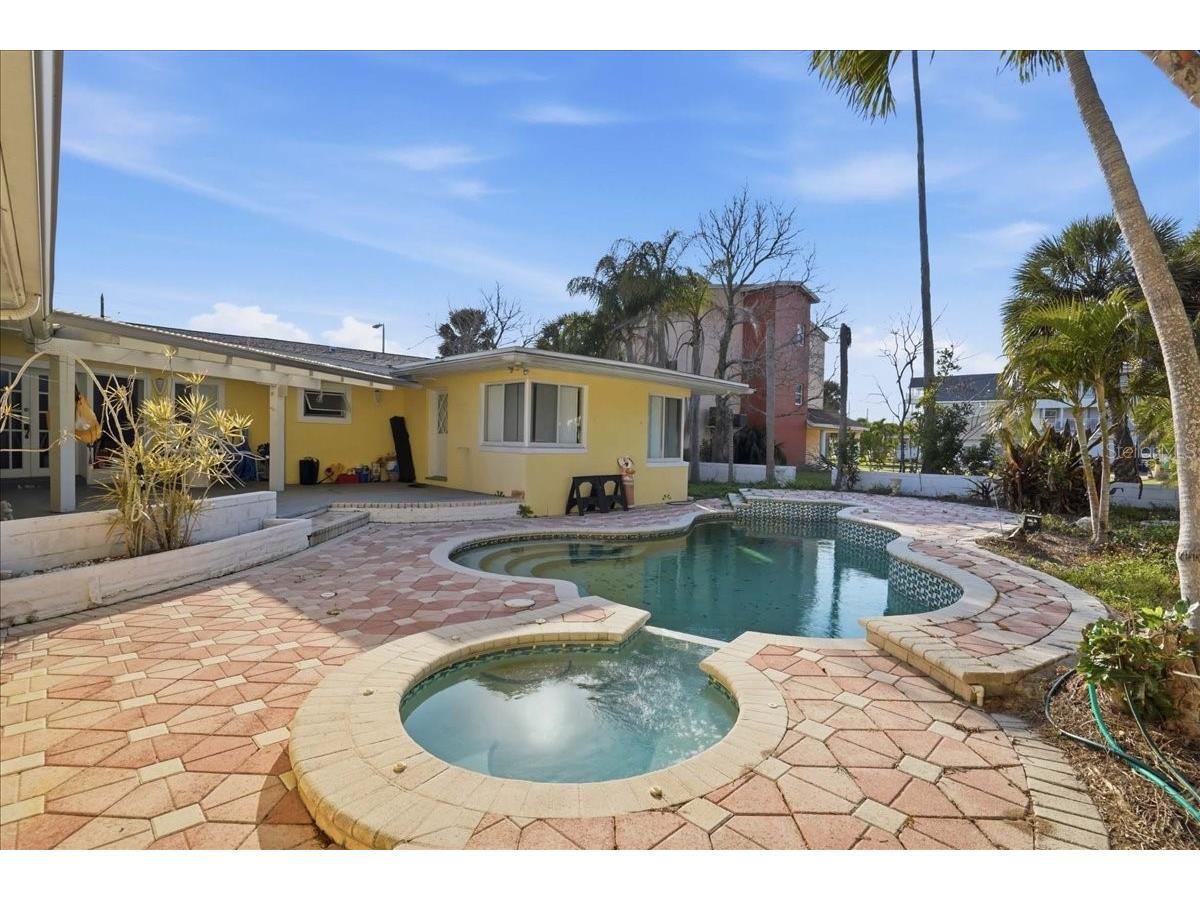 16007 Gulf Boulevard Redington Beach FL 33708 TB8489780 image50