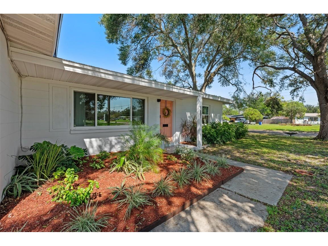 1601 70th Avenue N Saint Petersburg FL 33702 TB8315293 image1