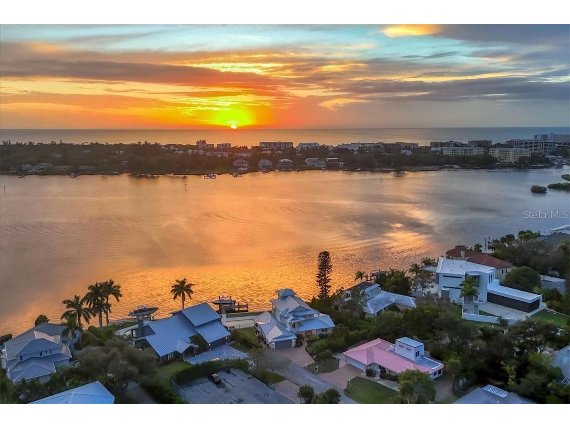 1601 Idle Lane Sarasota FL 34231 - LITTLE SARASOTA BAY A4593004 image1