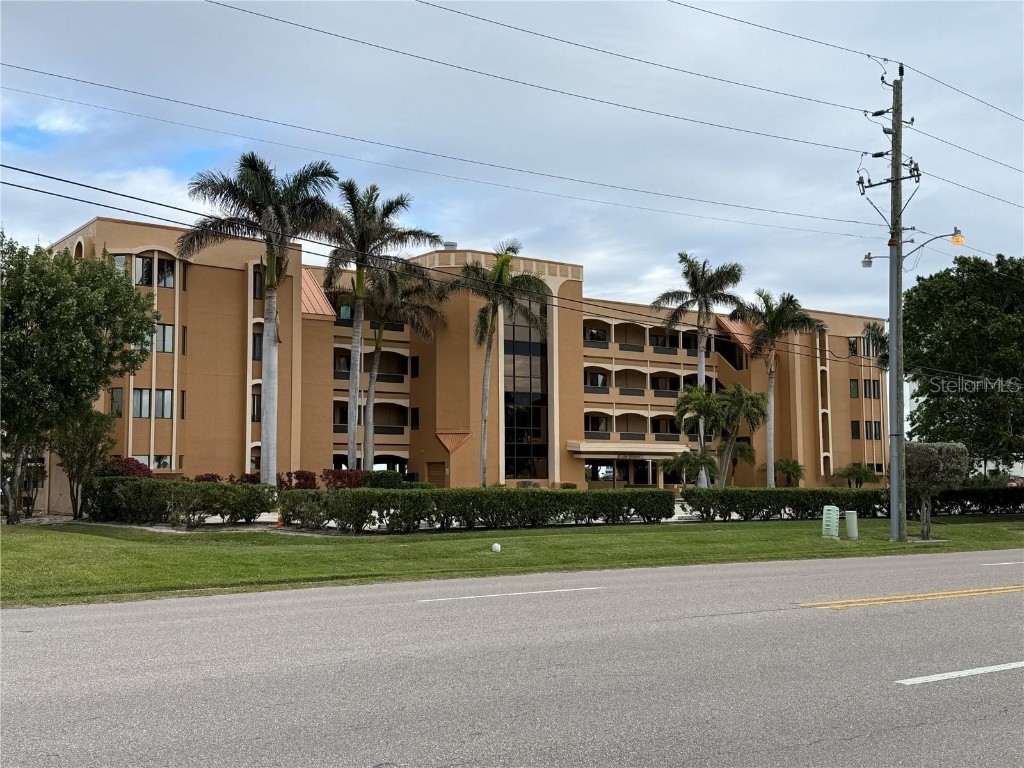 1601 Park Beach Circle #125/11 Punta Gorda FL 33950 C7504106 image1