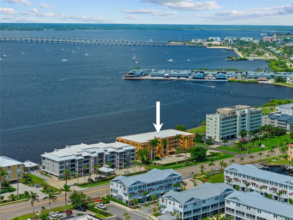 1601 Park Beach Circle #114 Punta Gorda FL 33950 - CHARLOTTE HARBOR C7512087 image1