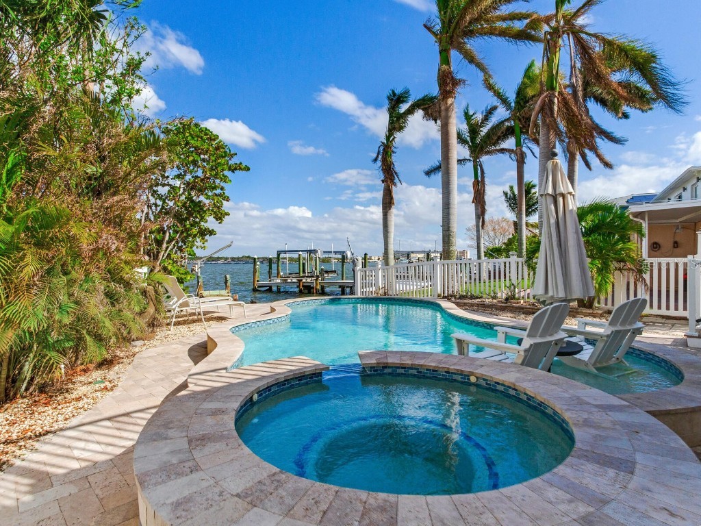 16013 5th Street E Redington Beach FL 33708 TB8316684 image1