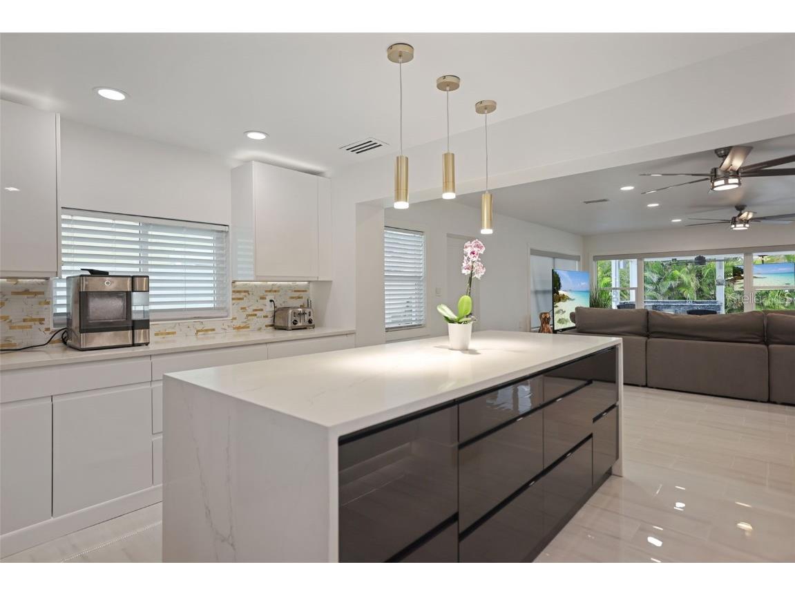 16015 Redington Drive Redington Beach FL 33708 TB8342582 image16