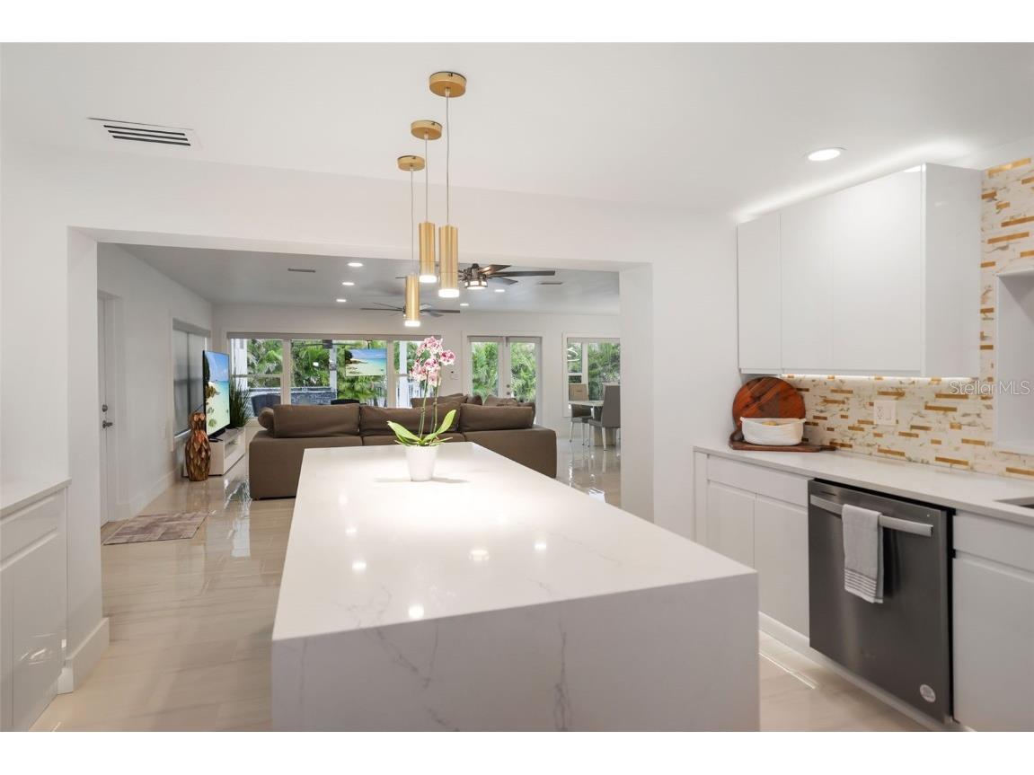 16015 Redington Drive Redington Beach FL 33708 TB8342582 image18