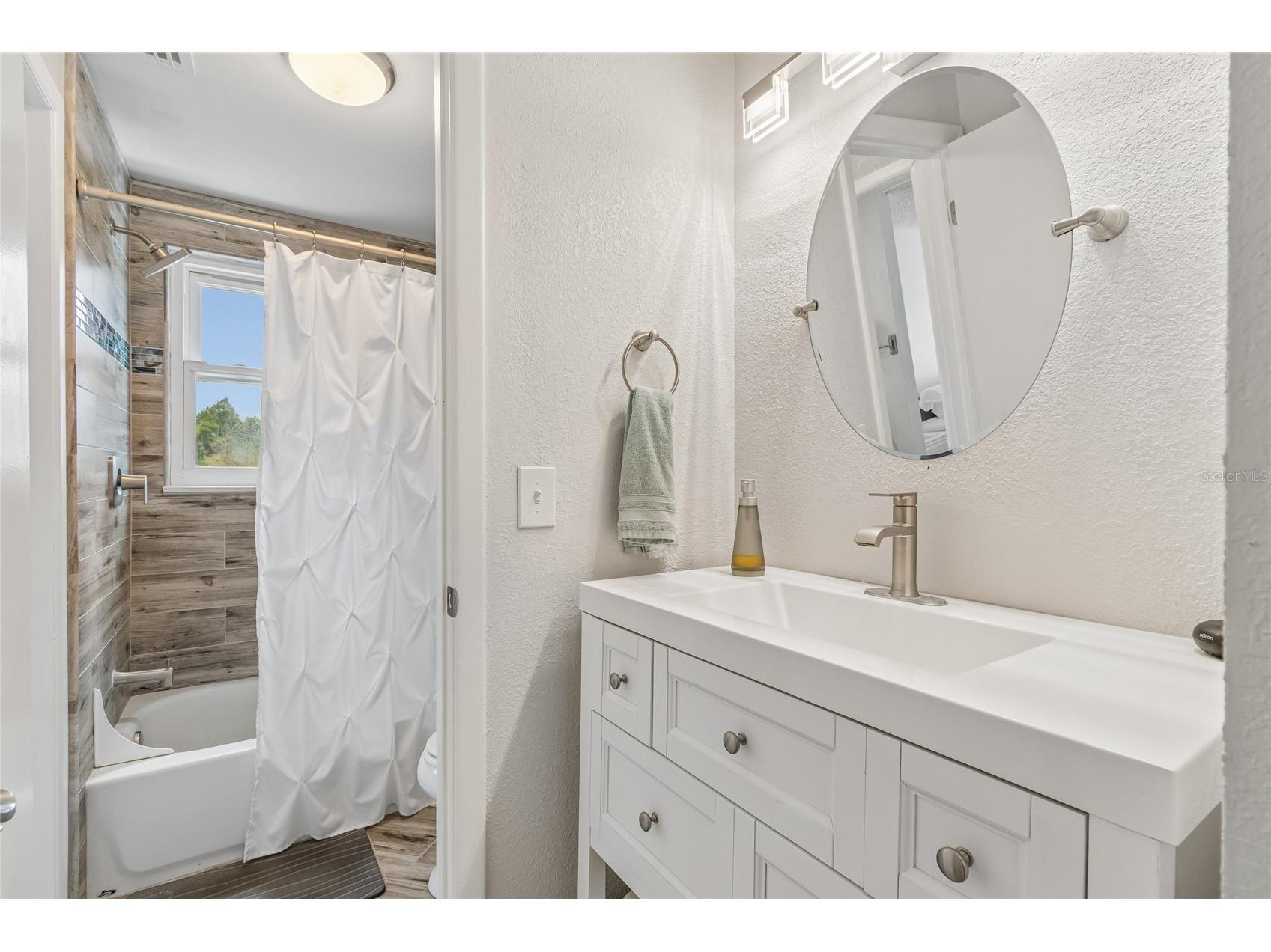 16018 Saddlestring Drive Tampa FL 33618 TB8519348 image26