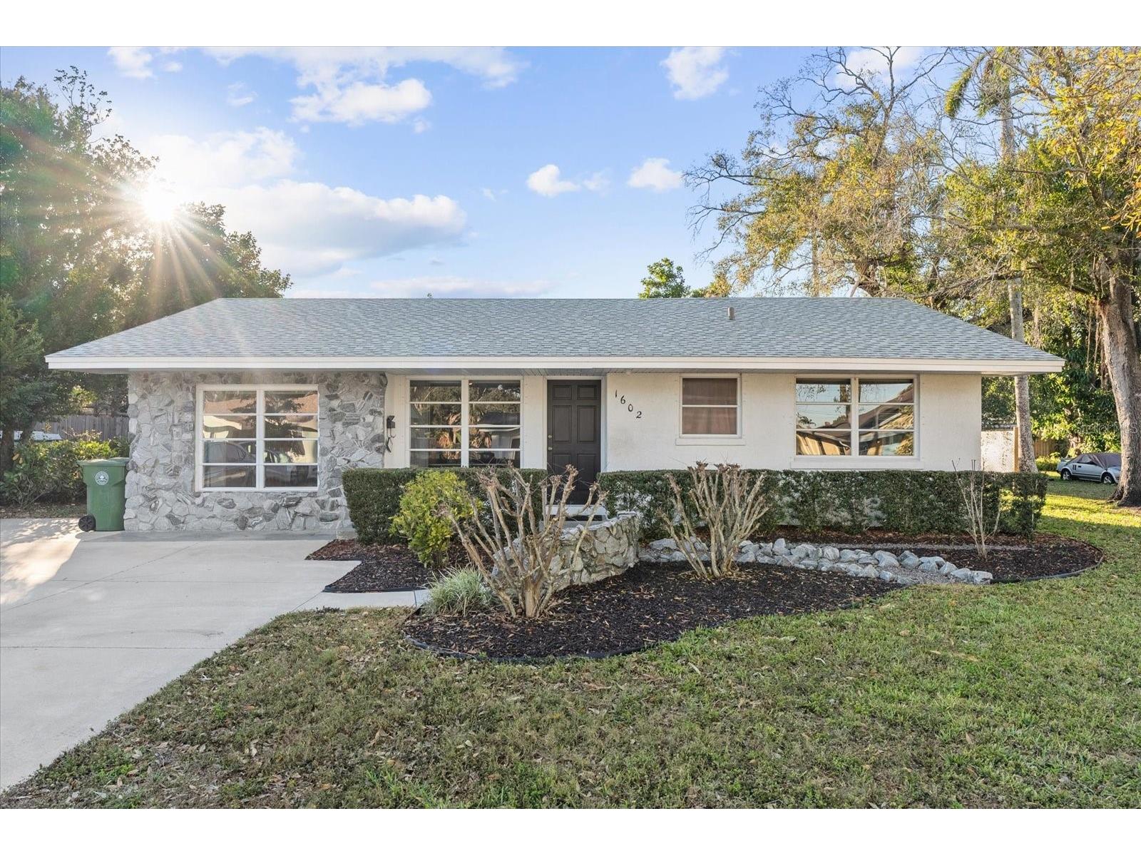 1602 27th Street W Bradenton FL 34205 A4684444 image1