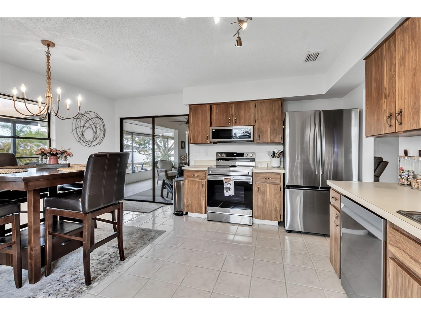 1602 Dower Way Sun City Center FL 33573 A4685331 image21