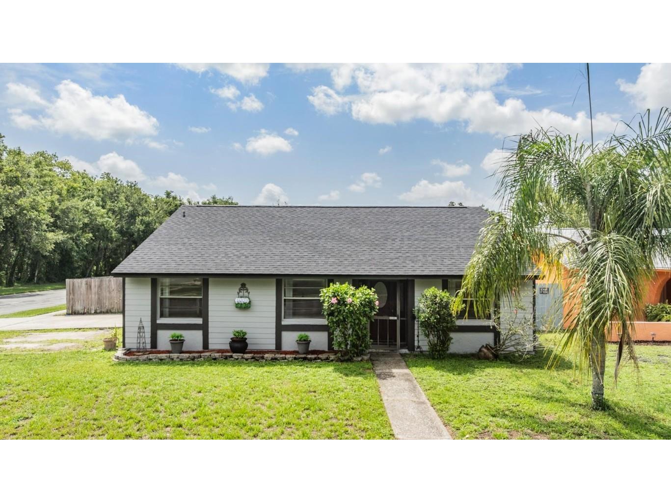 16023 Splitlog Drive Tampa FL 33618 TB8392146 image1
