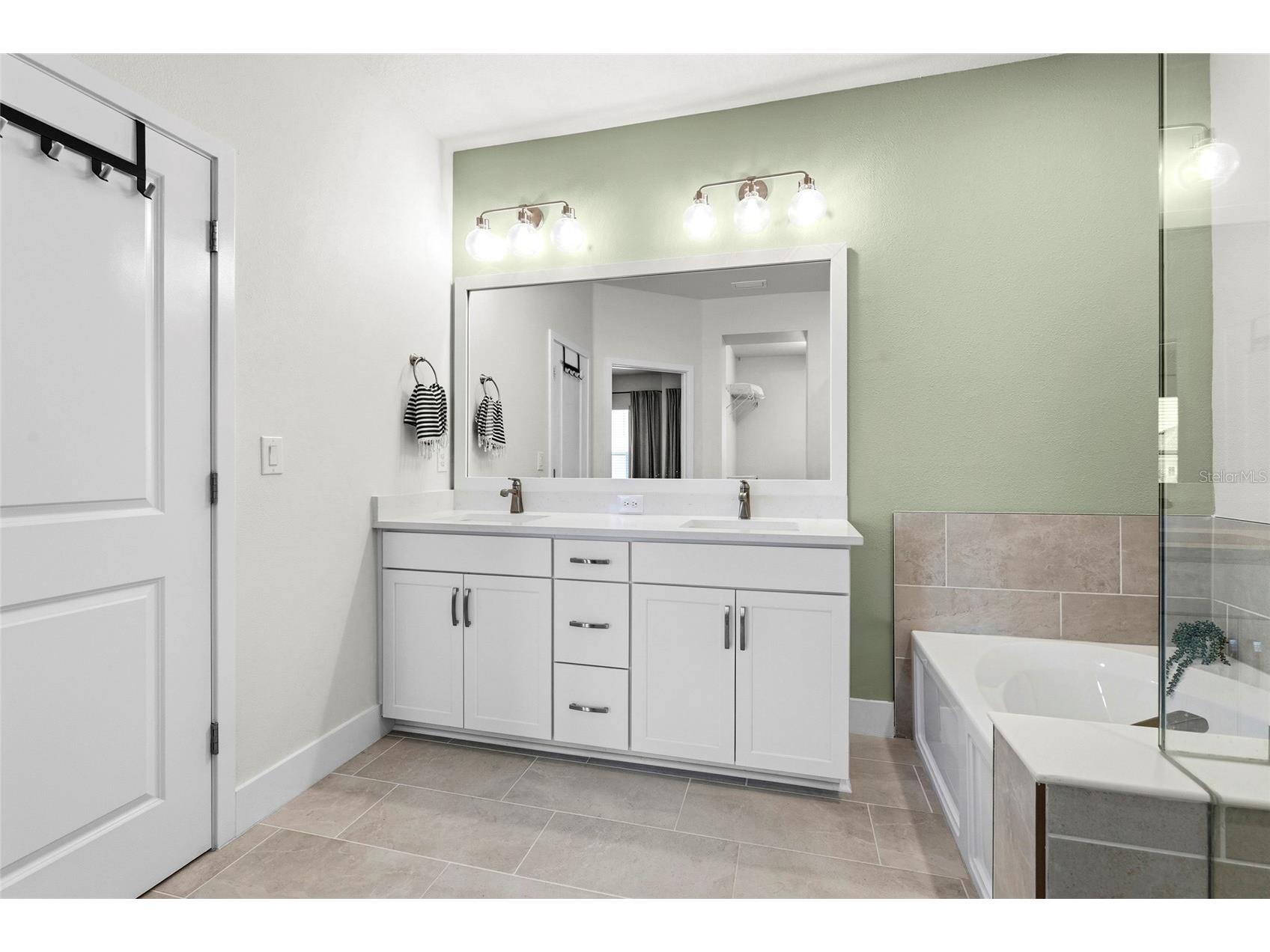 1603 Springwell Lane Sarasota FL 34240 A4694960 image26