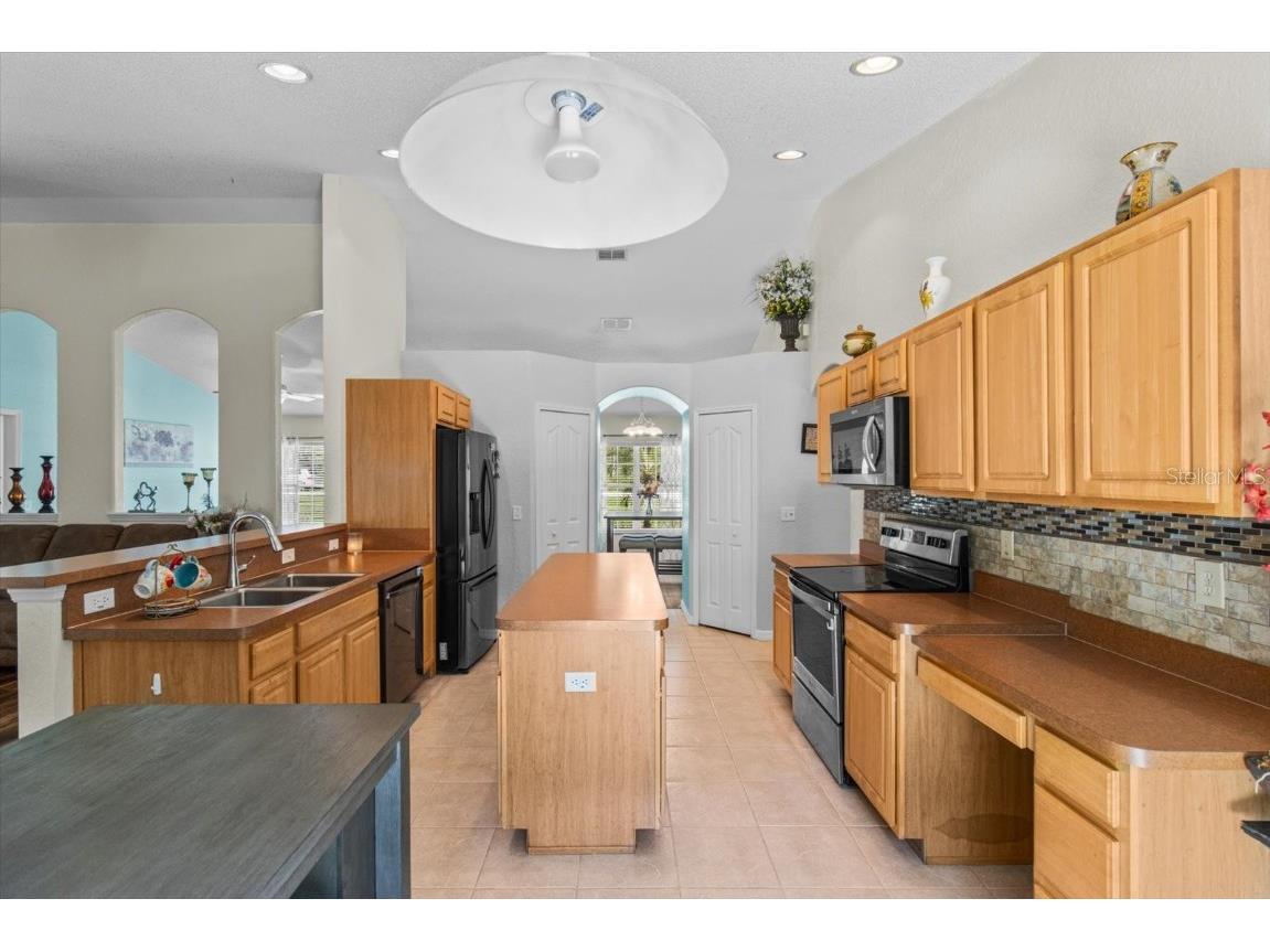 16038 Malden Road Weeki Wachee FL 34614 C7512488 image6