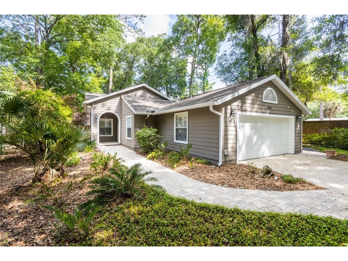 1605 NW 16th Drive Gainesville FL 32605 A4566961 image1