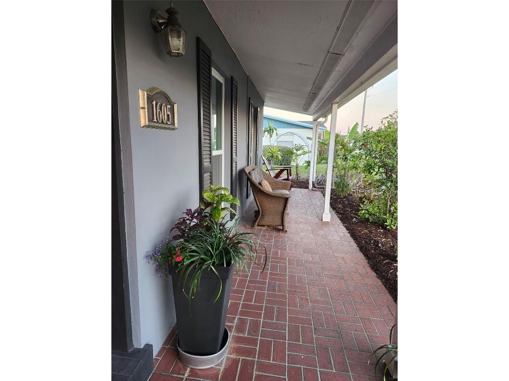 1605 Oakley Avenue Fort Myers FL 33901 C7508456 image9