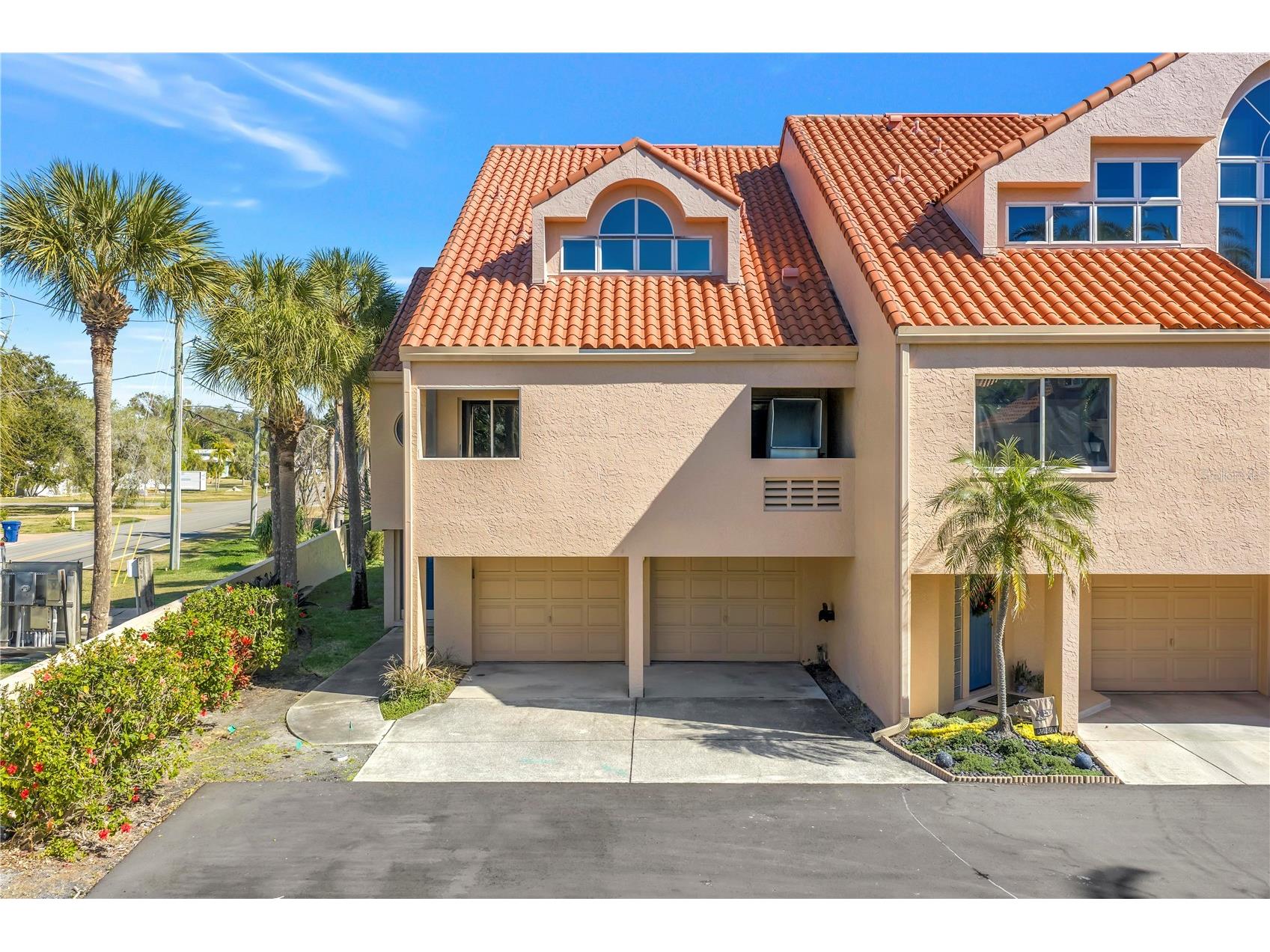 1605 Royal Palm Drive S #A Gulfport FL 33707 TB8463593 image1