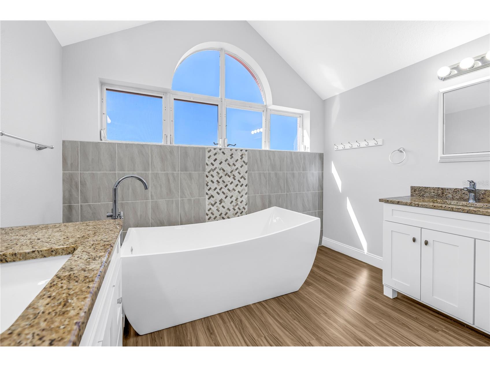 1605 Royal Palm Drive S #A Gulfport FL 33707 TB8463593 image25