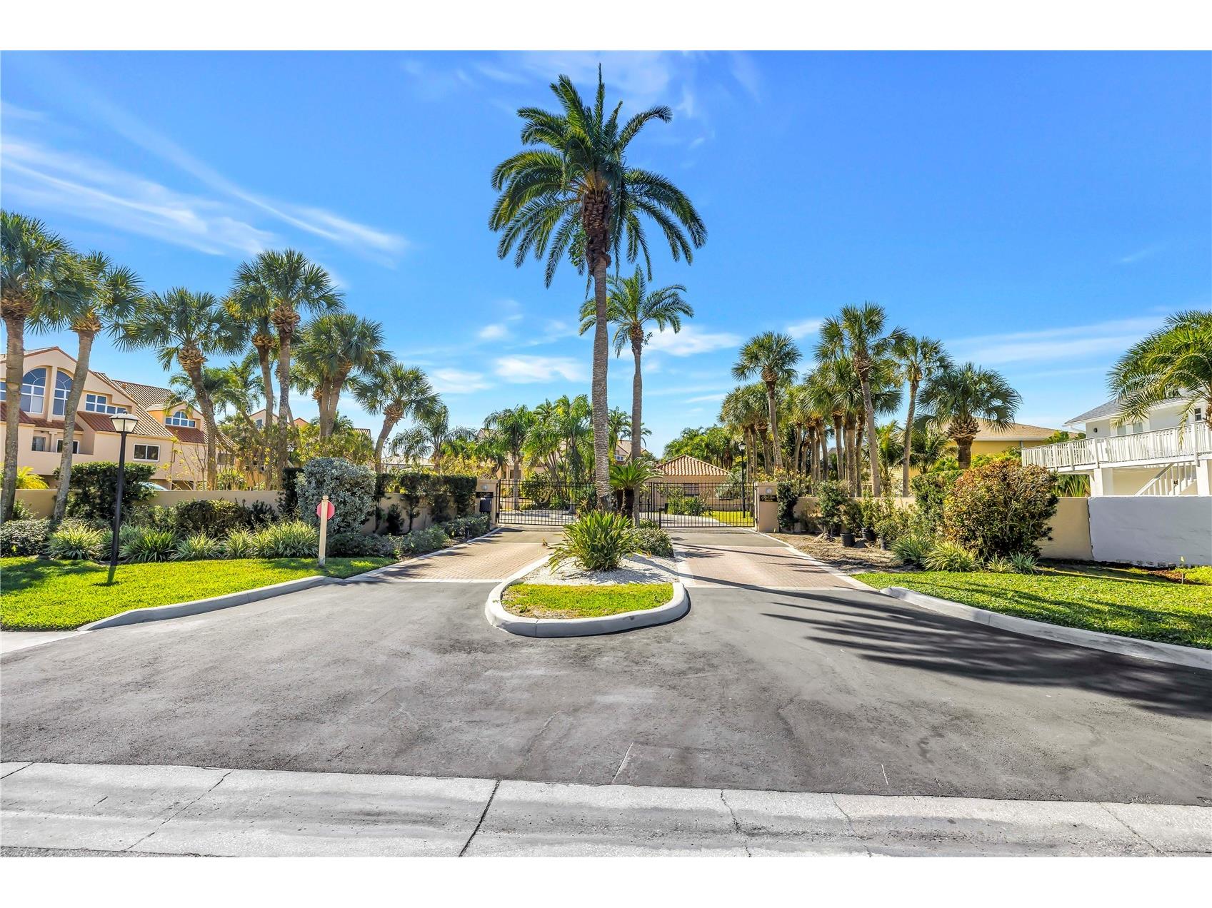 1605 Royal Palm Drive S #A Gulfport FL 33707 TB8463593 image3