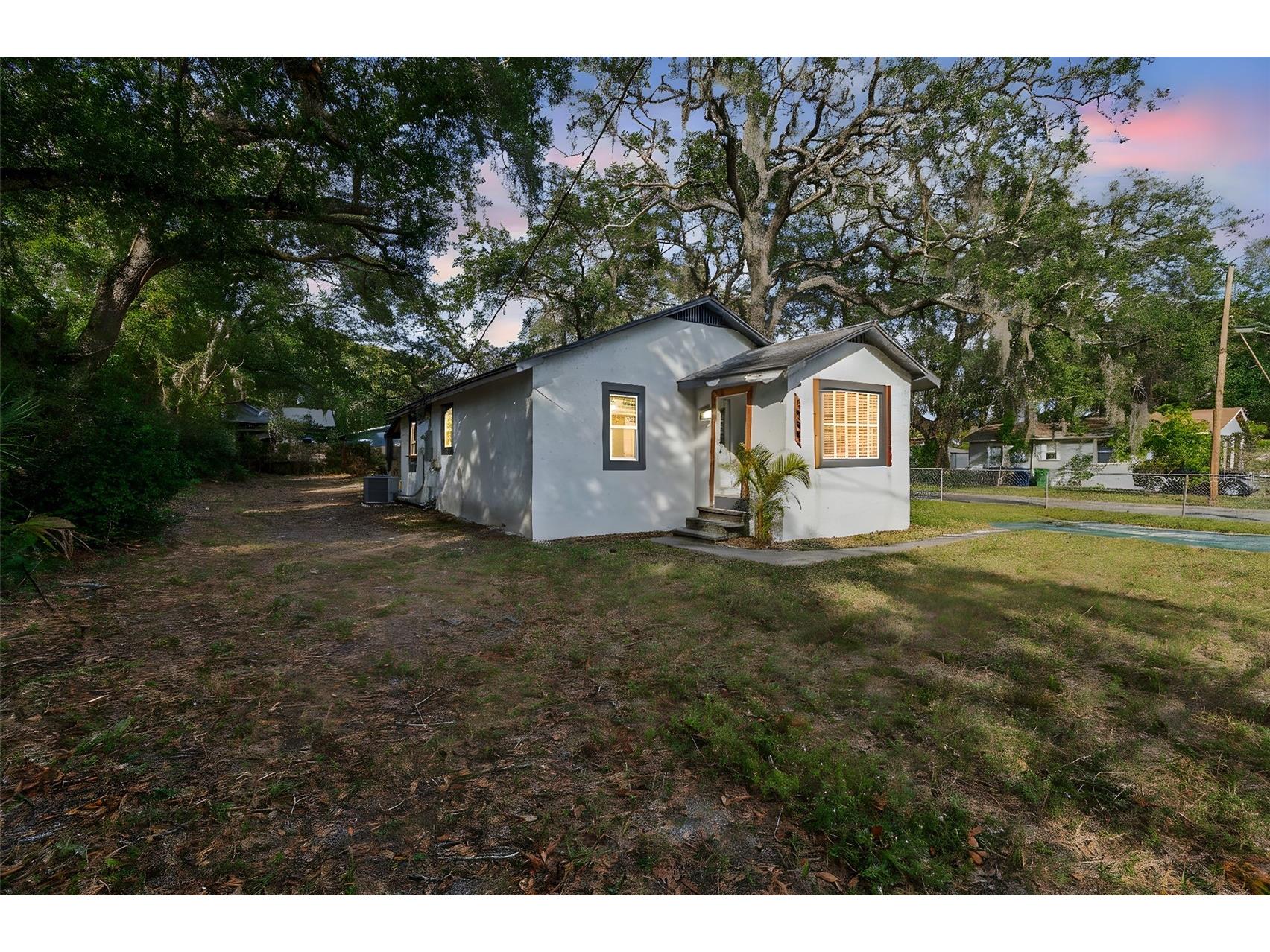 1606 E Chelsea Street Tampa FL 33610 TB8463292 image1