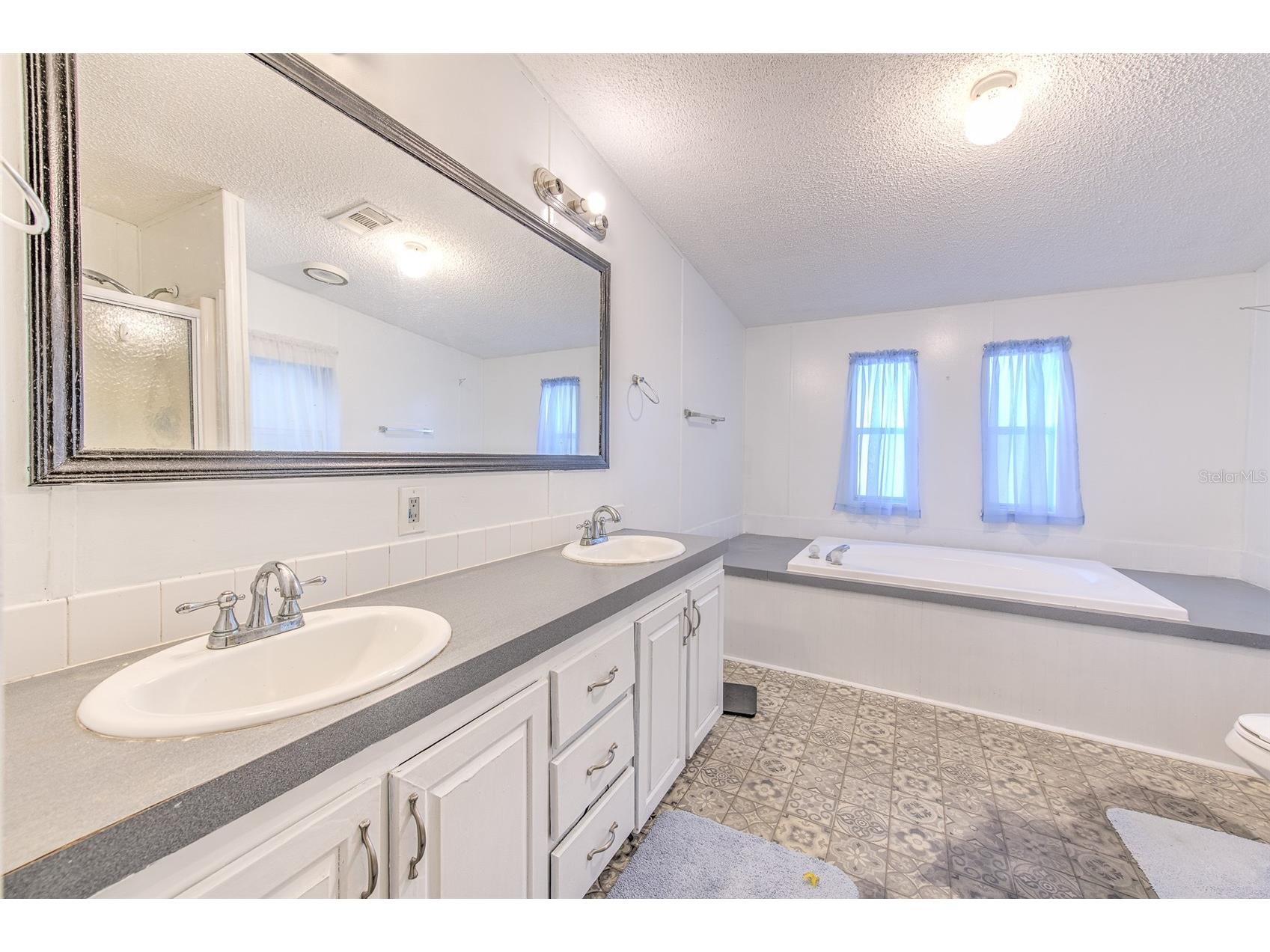 1606 N Kingsway Rd Seffner FL 33584 TB8530178 image31