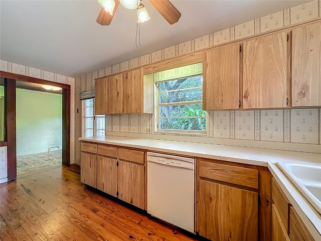 1606 Orangewood Avenue Orlando FL 32806 O6320290 image16