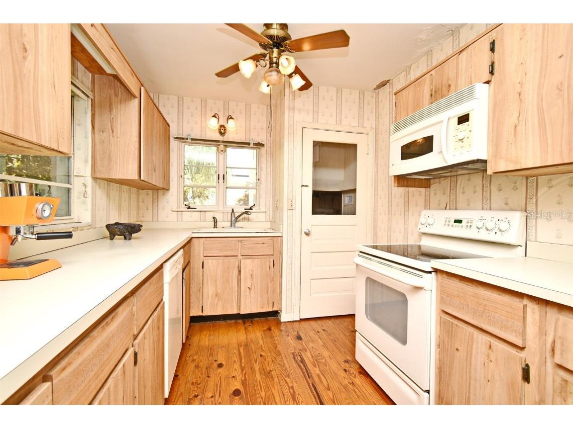 1606 Orangewood Avenue Orlando FL 32806 O6320290 image18