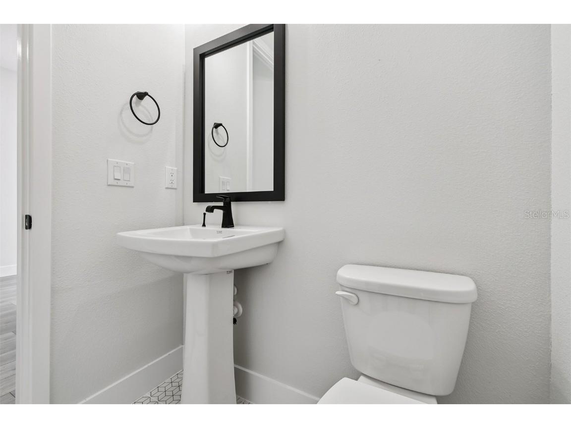 1606 Running Tide Place Sarasota FL 34240 - KINGFISHER LAKE TB8420644 image1