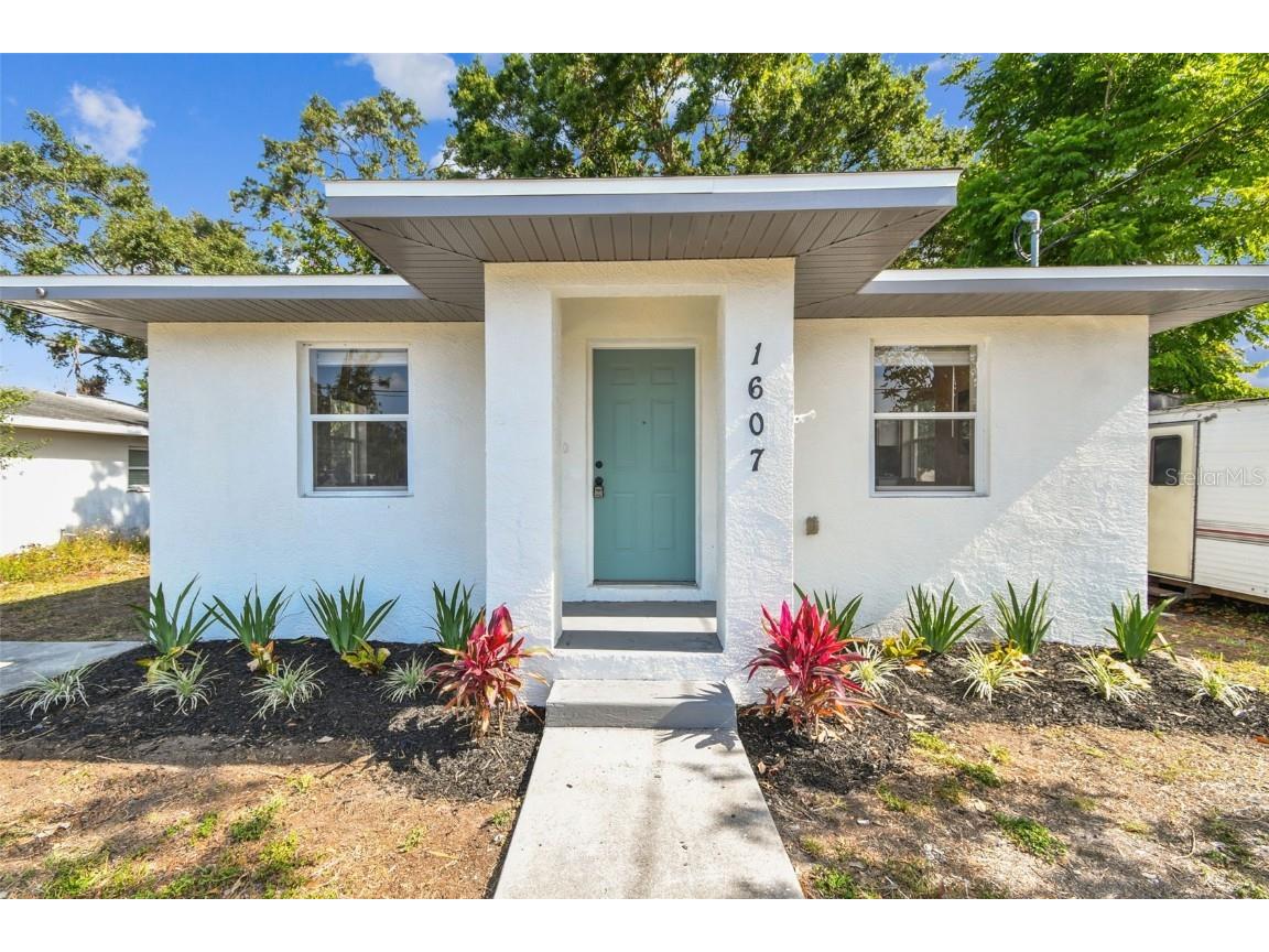 1607 34th Avenue E Bradenton FL 34208 TB8382153 image1