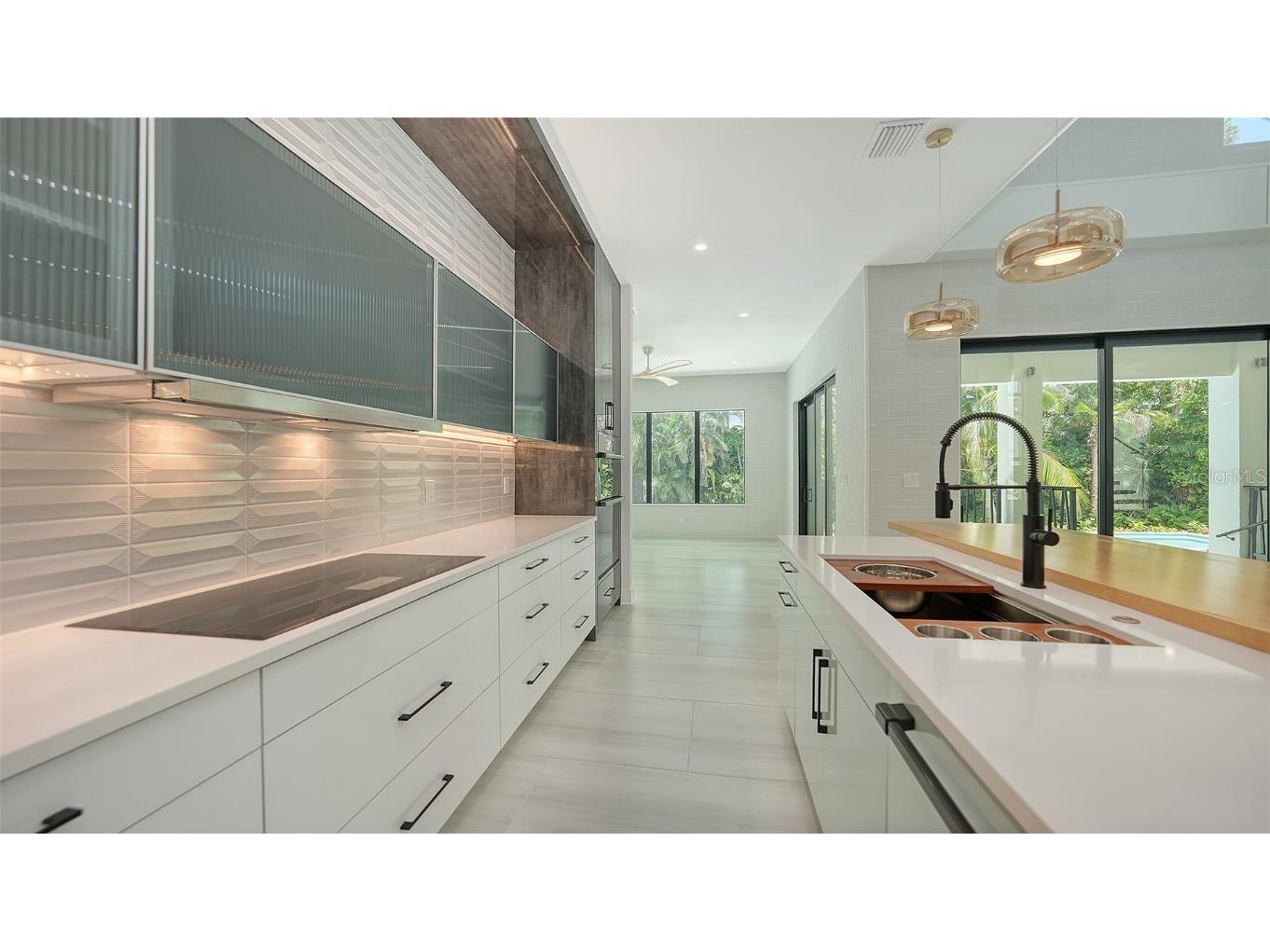 1607 Flower Drive Sarasota FL 34239 A4653737 image31