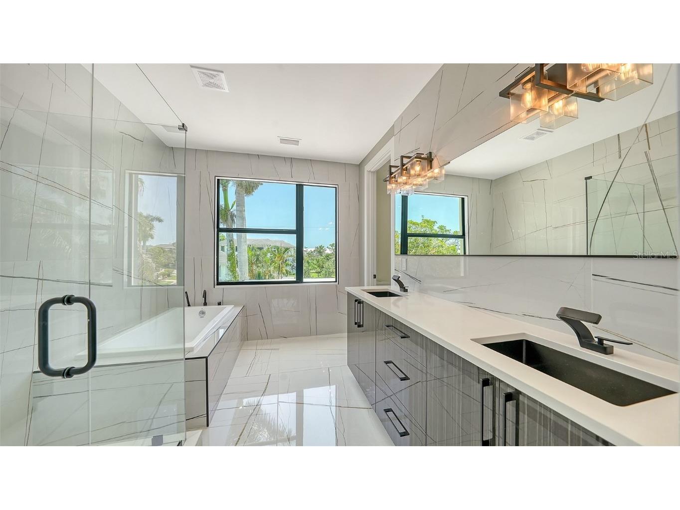 1607 Flower Drive Sarasota FL 34239 A4653737 image48