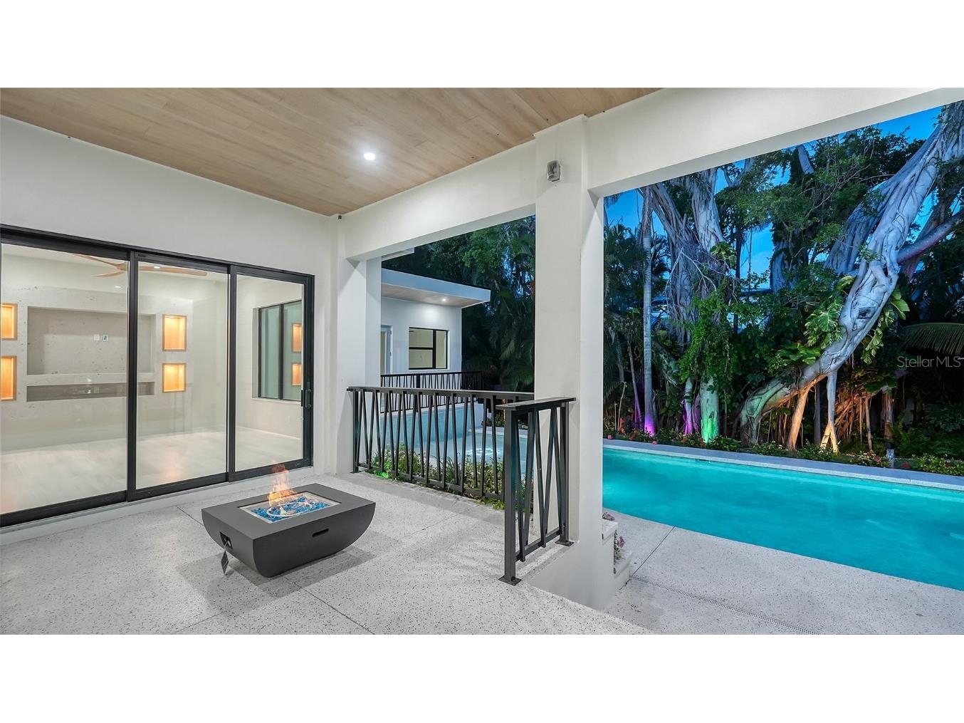 1607 Flower Drive Sarasota FL 34239 A4653737 image52