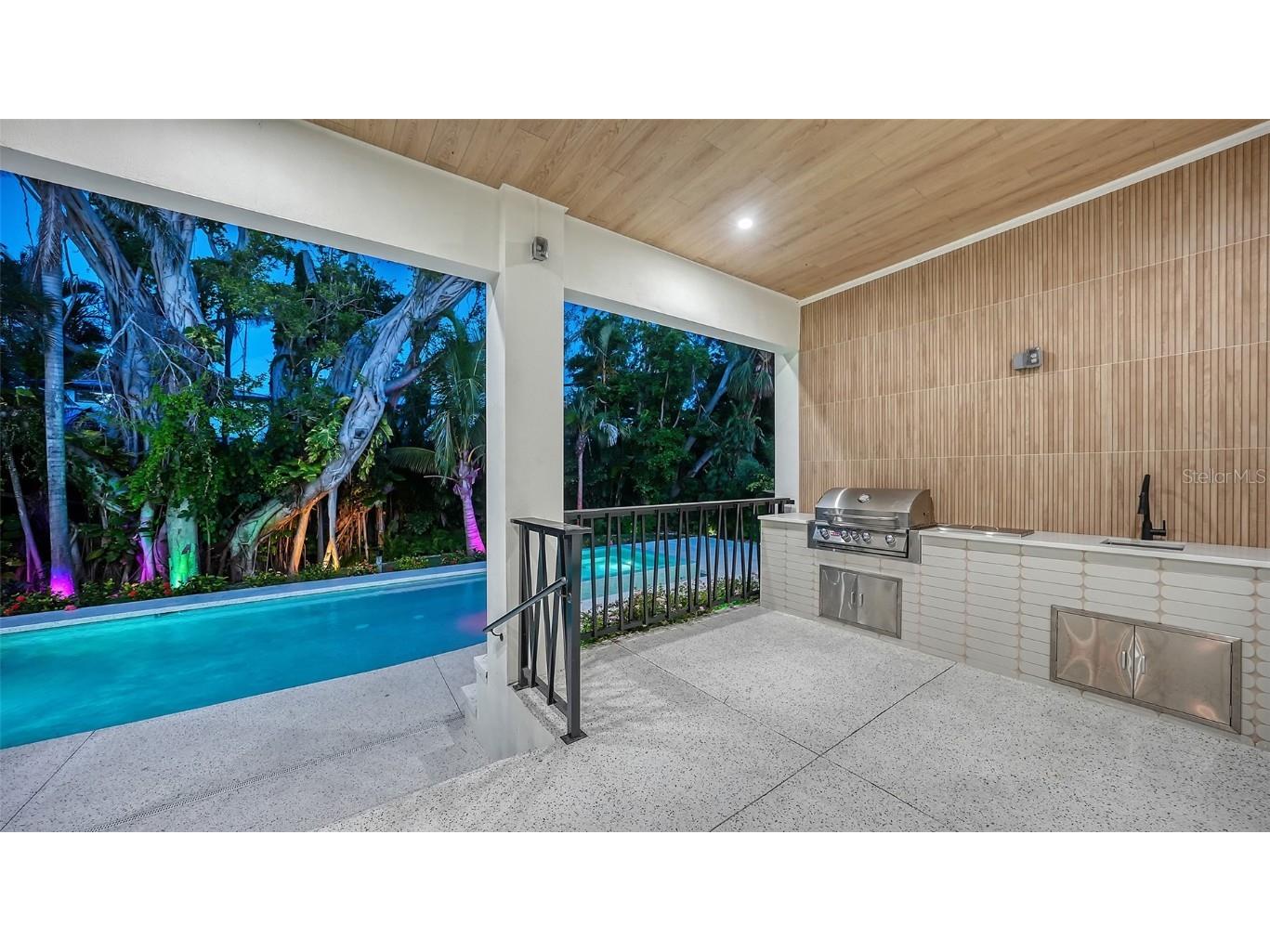 1607 Flower Drive Sarasota FL 34239 A4653737 image53