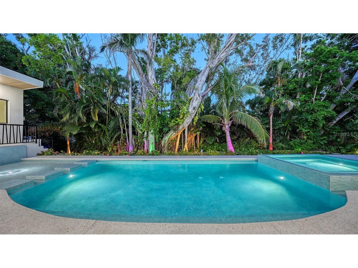 1607 Flower Drive Sarasota FL 34239 A4653737 image54