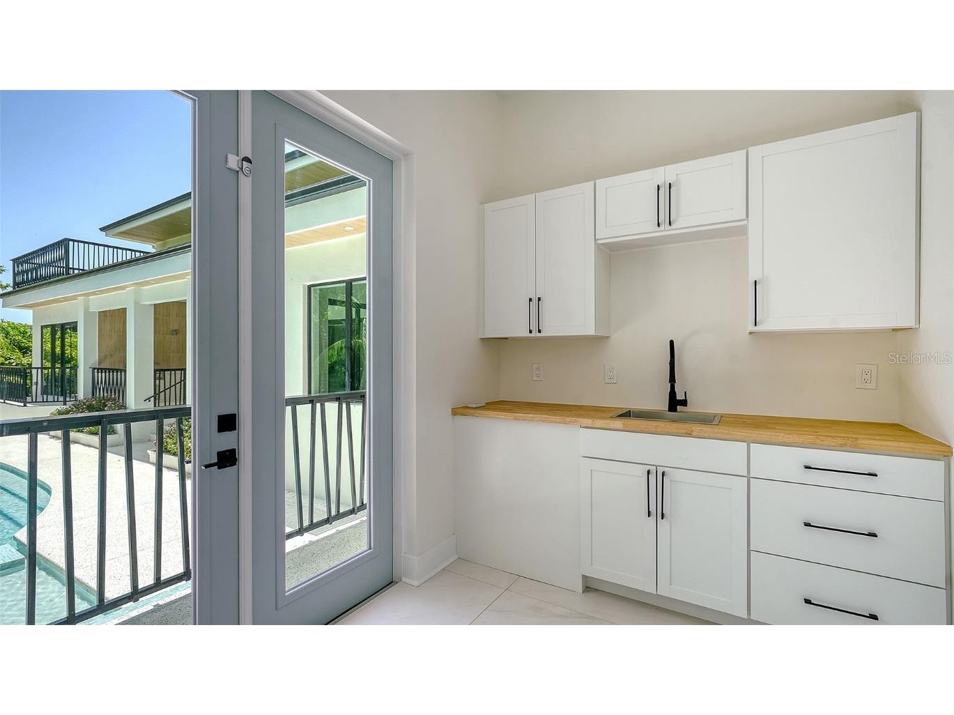 1607 Flower Drive Sarasota FL 34239 A4653737 image68