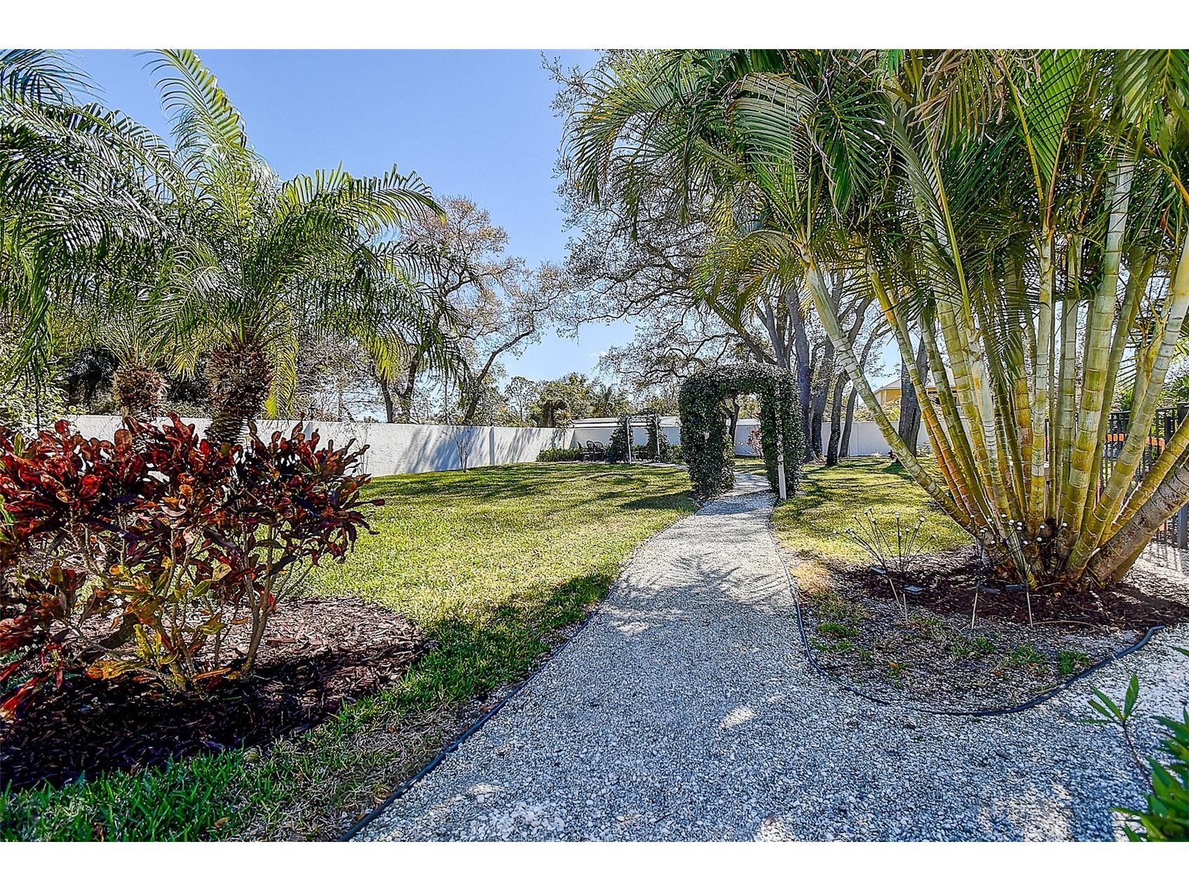 1607 Gulf Road Tarpon Springs FL 34689 W7883452 image72