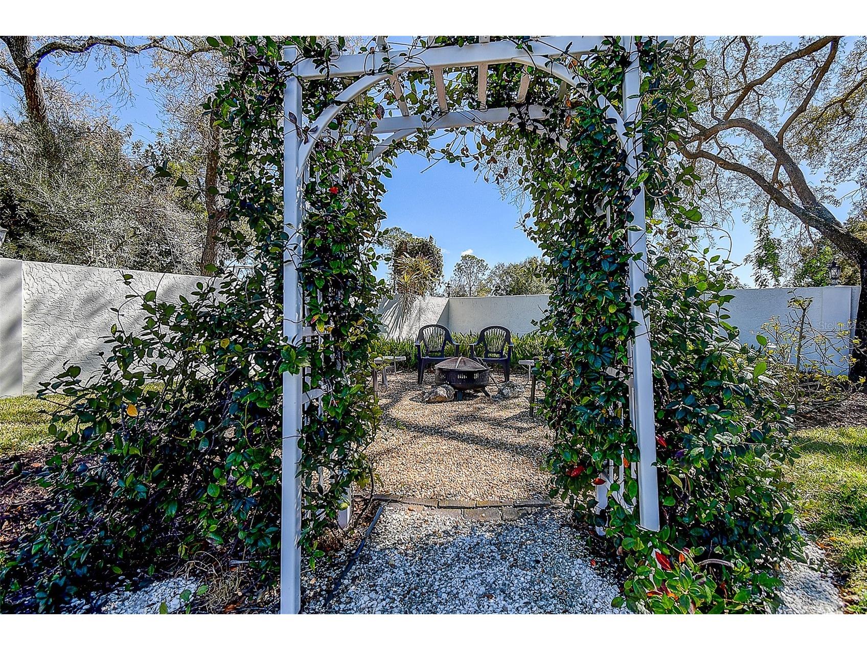 1607 Gulf Road Tarpon Springs FL 34689 W7883452 image81