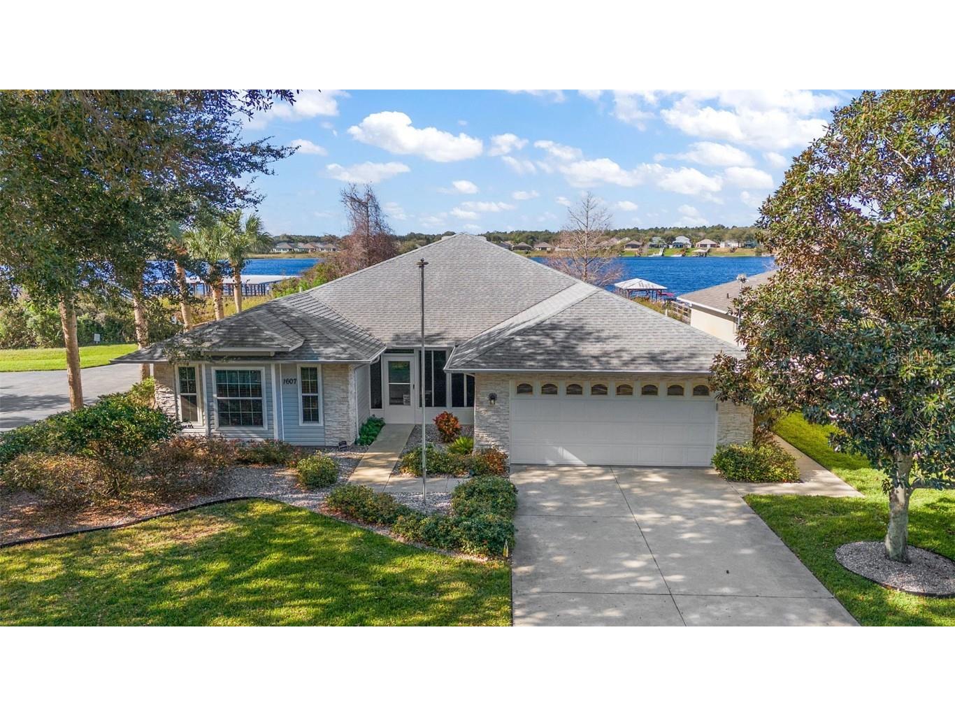 1607 Lake Villa Drive Tavares FL 32778 - LAKE SAUNDERS G5079084 image1