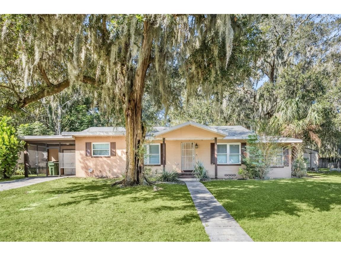 1607 S Lakeview Avenue Leesburg FL 34748 - NEAR LAKE HARRIS O6356393 image1