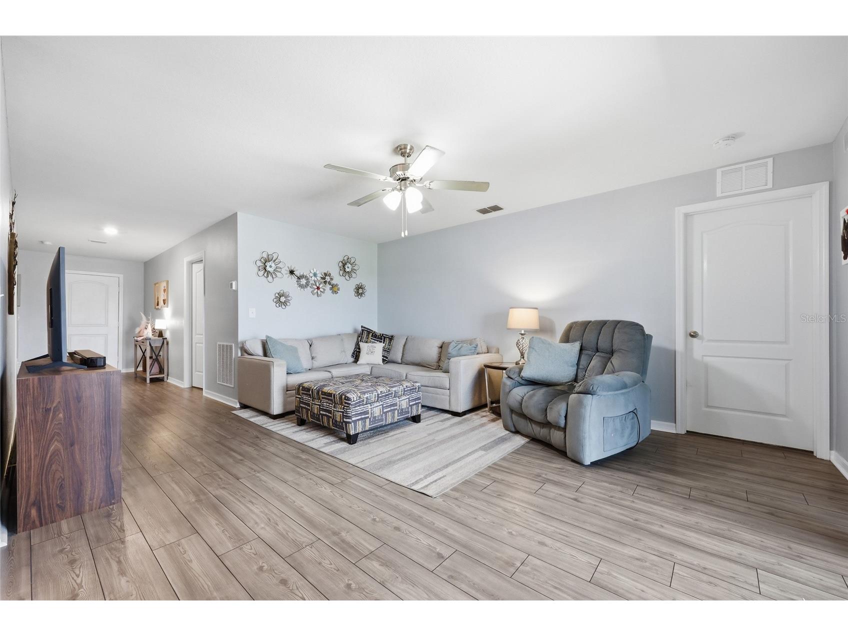 1607 Swan Lake Circle Dundee FL 33838 O6399170 image6