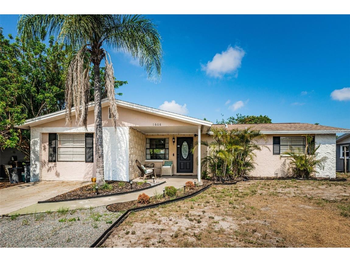 1608 Stone Creek Drive Tarpon Springs FL 34689 U8204280 image1