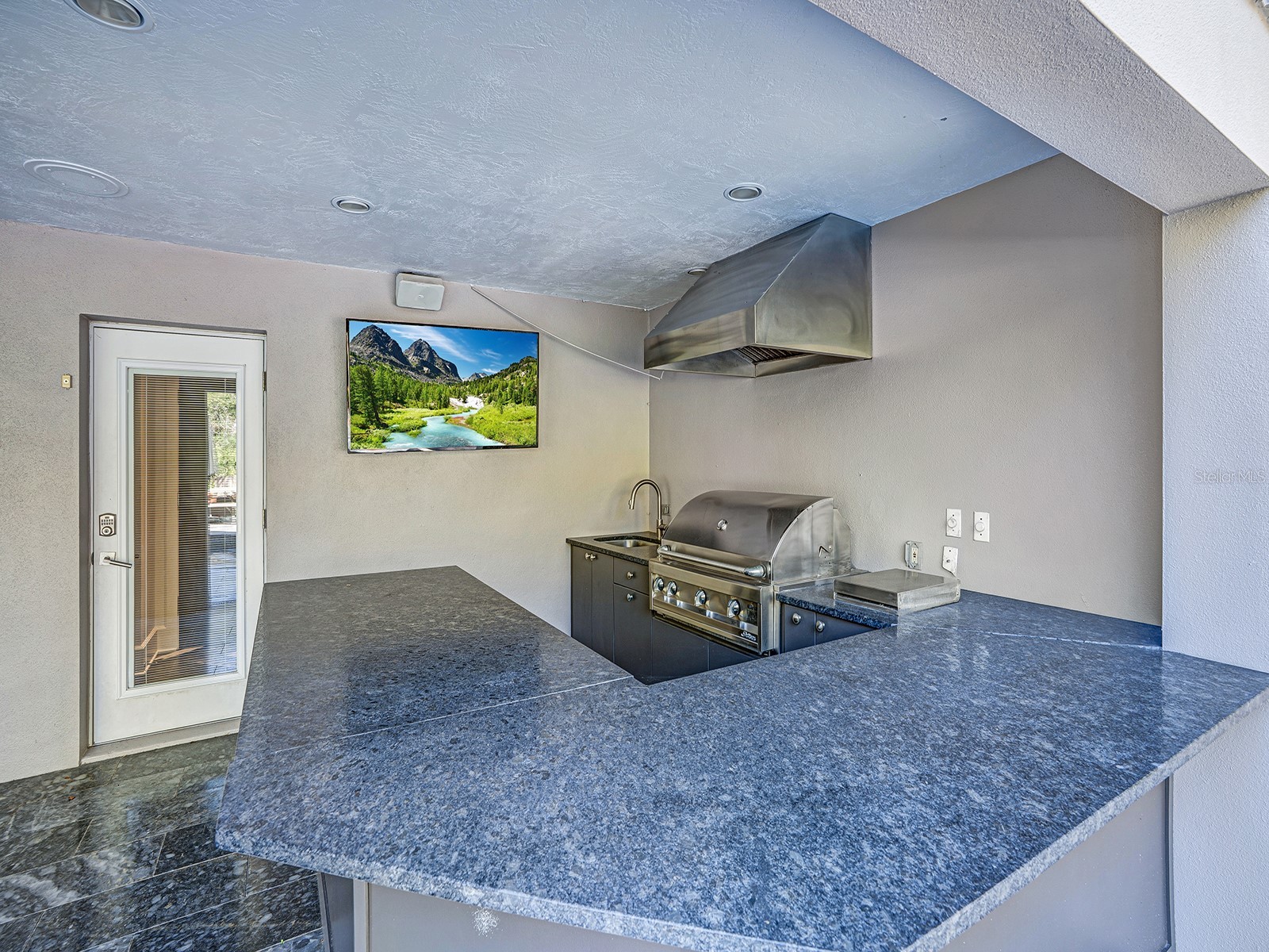 1609 Hampton Court Safety Harbor FL 34695 TB8462902 image44