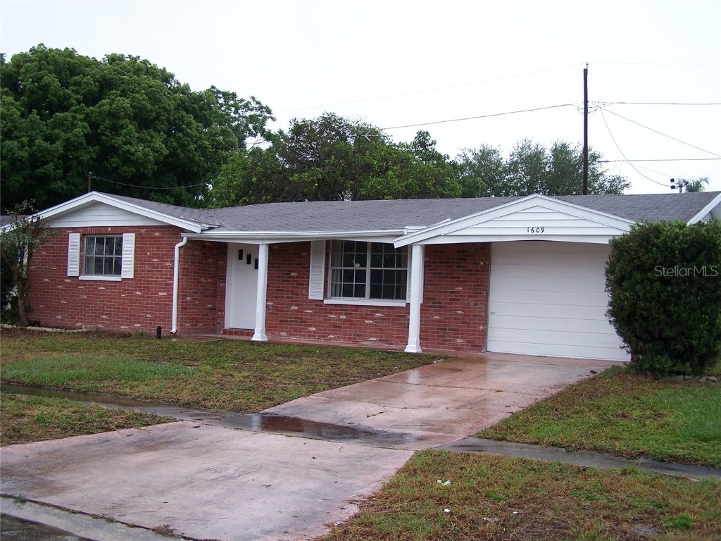 1609 Plum Tree Road Holiday FL 34690 W7862365 image1