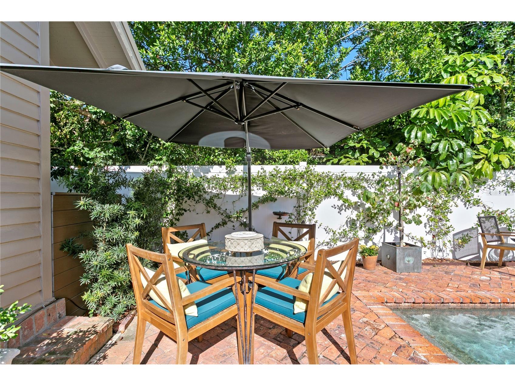 161 15th Avenue NE Saint Petersburg FL 33704 TB8509698 image44