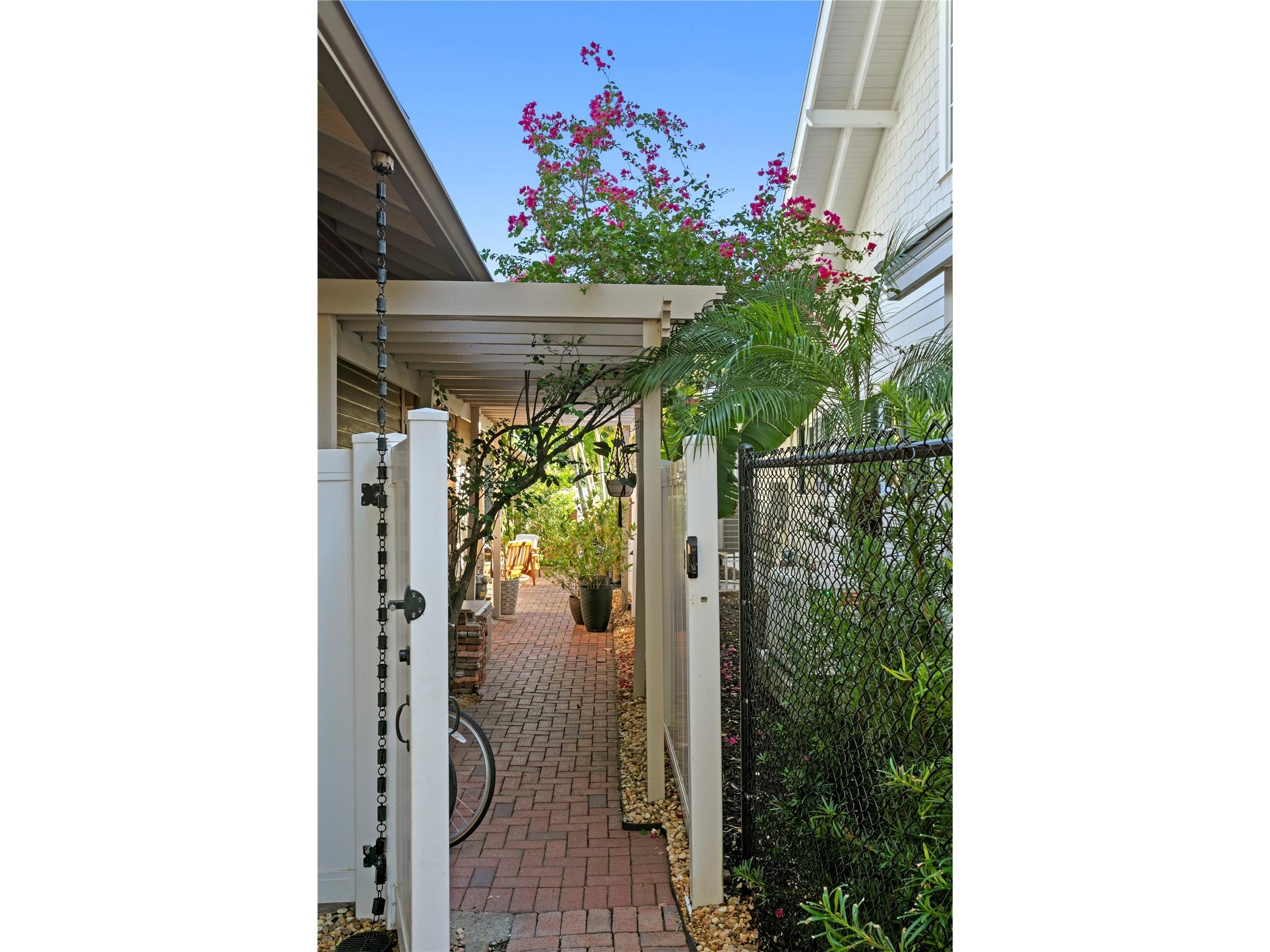 161 15th Avenue NE Saint Petersburg FL 33704 TB8509698 image50