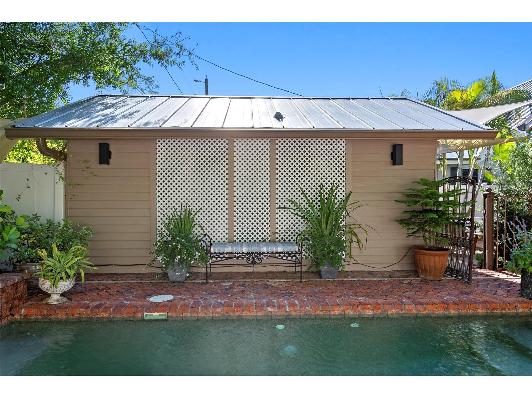 161 15th Avenue NE Saint Petersburg FL 33704 TB8509698 image51