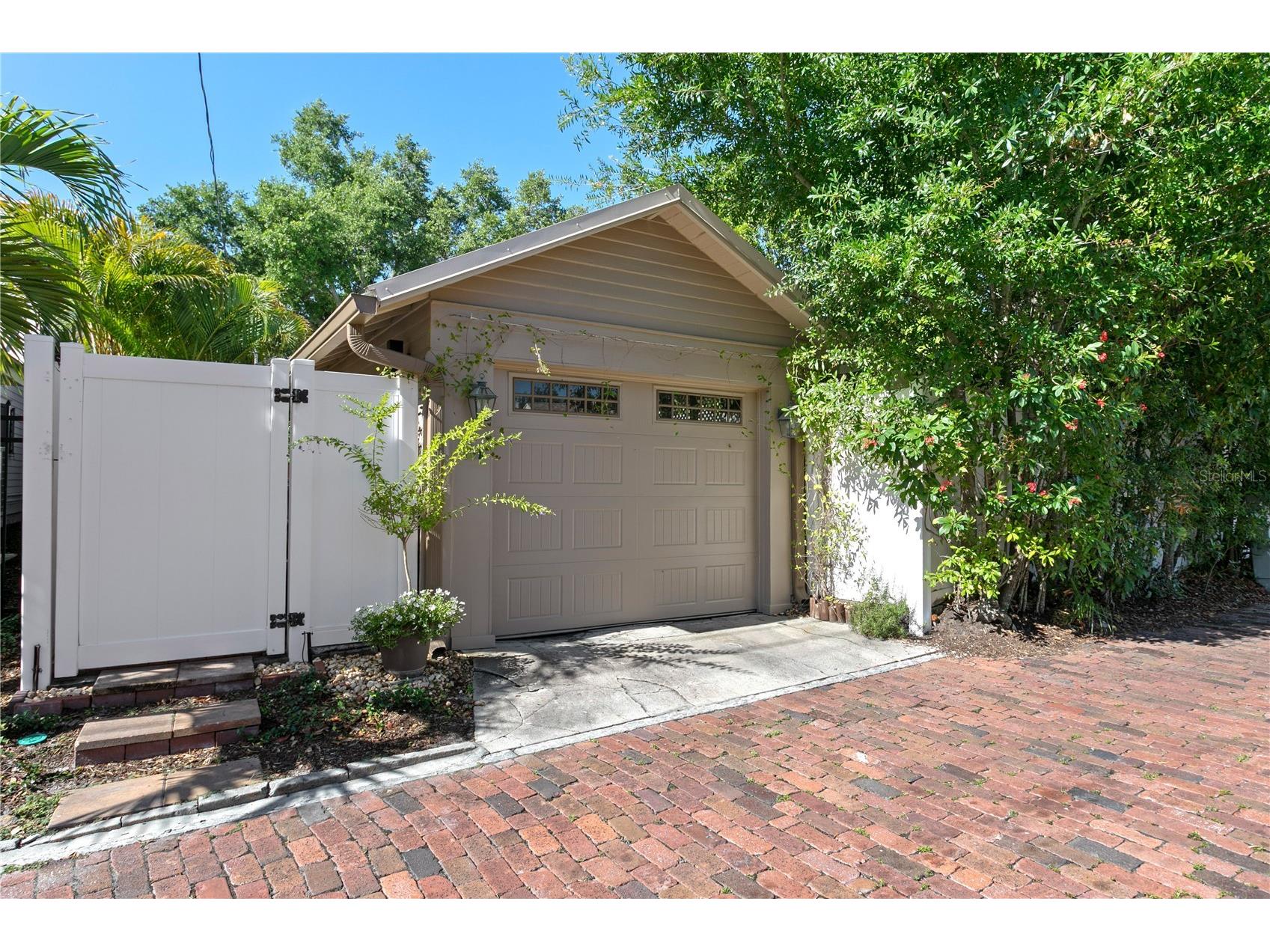 161 15th Avenue NE Saint Petersburg FL 33704 TB8509698 image52