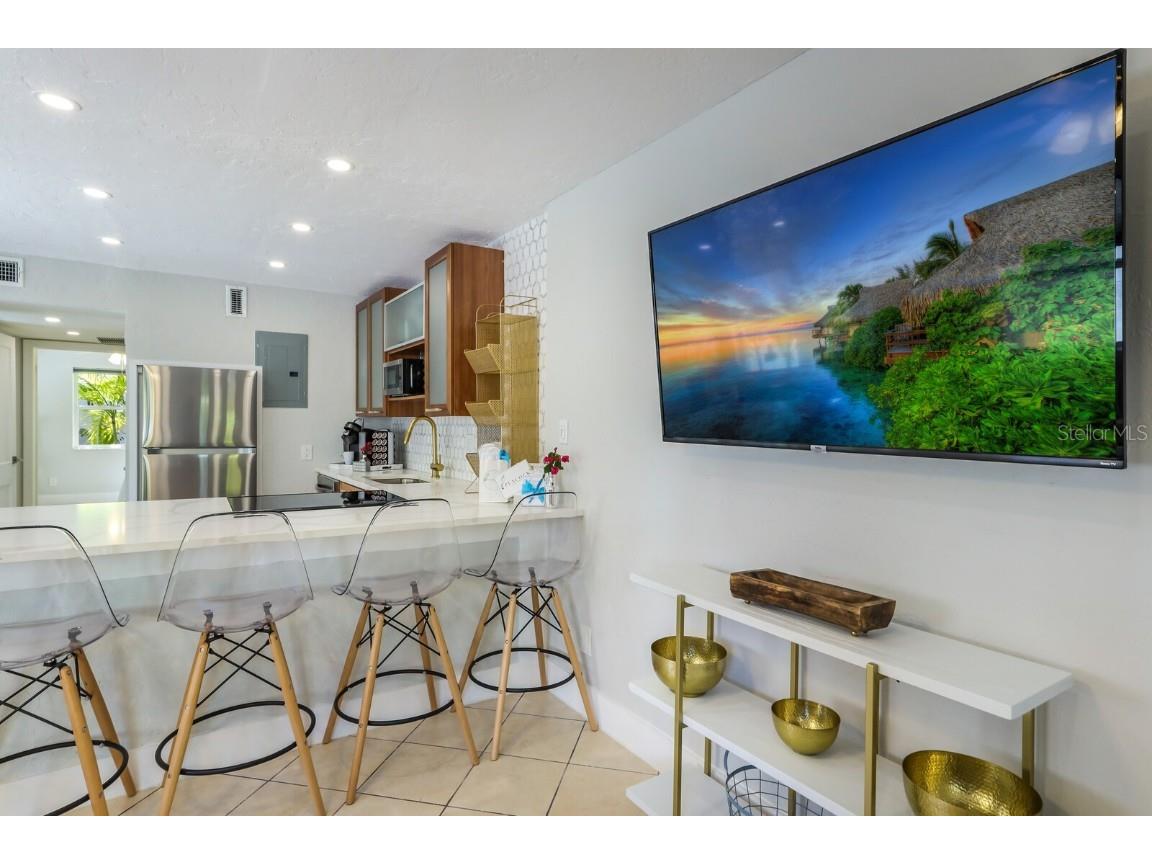 161 Golden Gate Point #1 Sarasota FL 34236 A4654483 image17