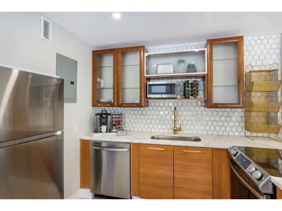 161 Golden Gate Point #1 Sarasota FL 34236 A4654483 image20