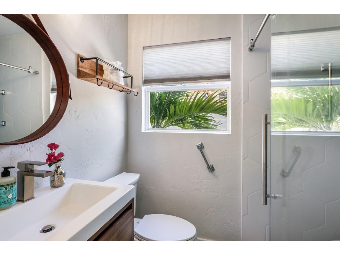 161 Golden Gate Point #1 Sarasota FL 34236 A4654483 image22